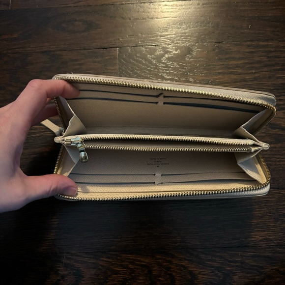 Louis Vuitton Clémence Wallet - Picture 9 of 11